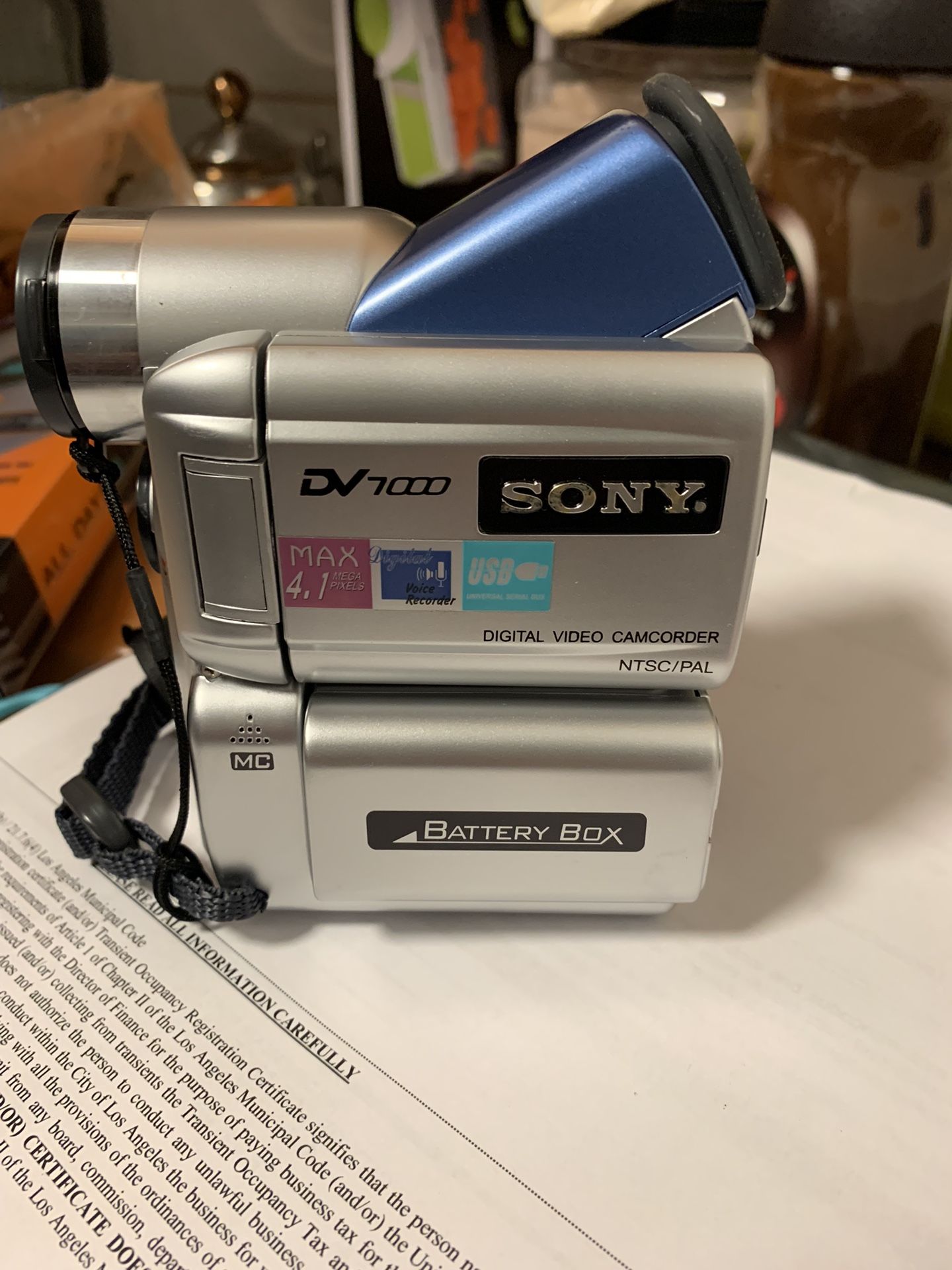 Sony DV7000 Camcorder + NEW Access + Sony Case
