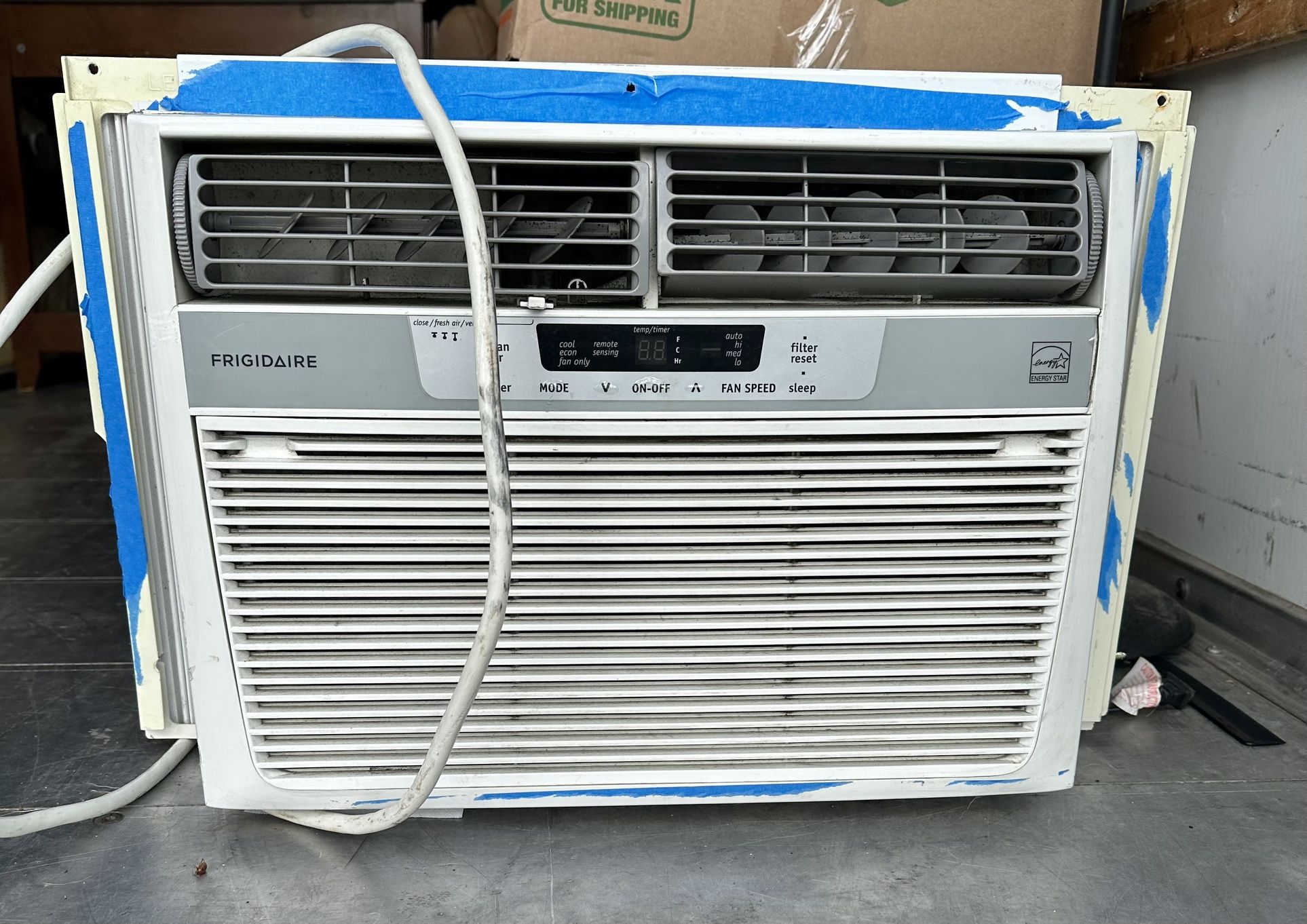 Frigidaire 12,000 BTU air conditioner