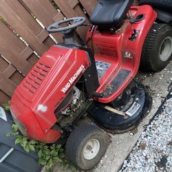 Riding Lawnmower 