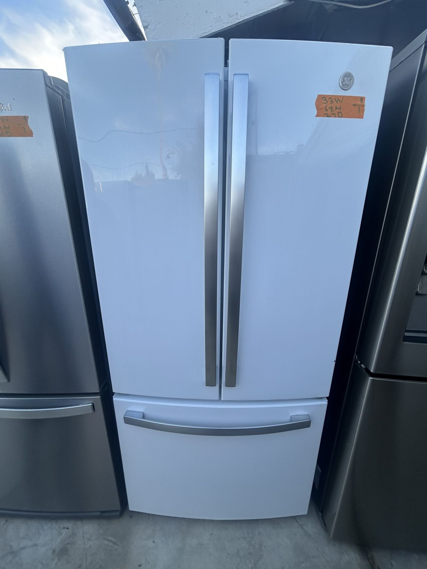 GE Beautiful White 3 Doors Refrigerador