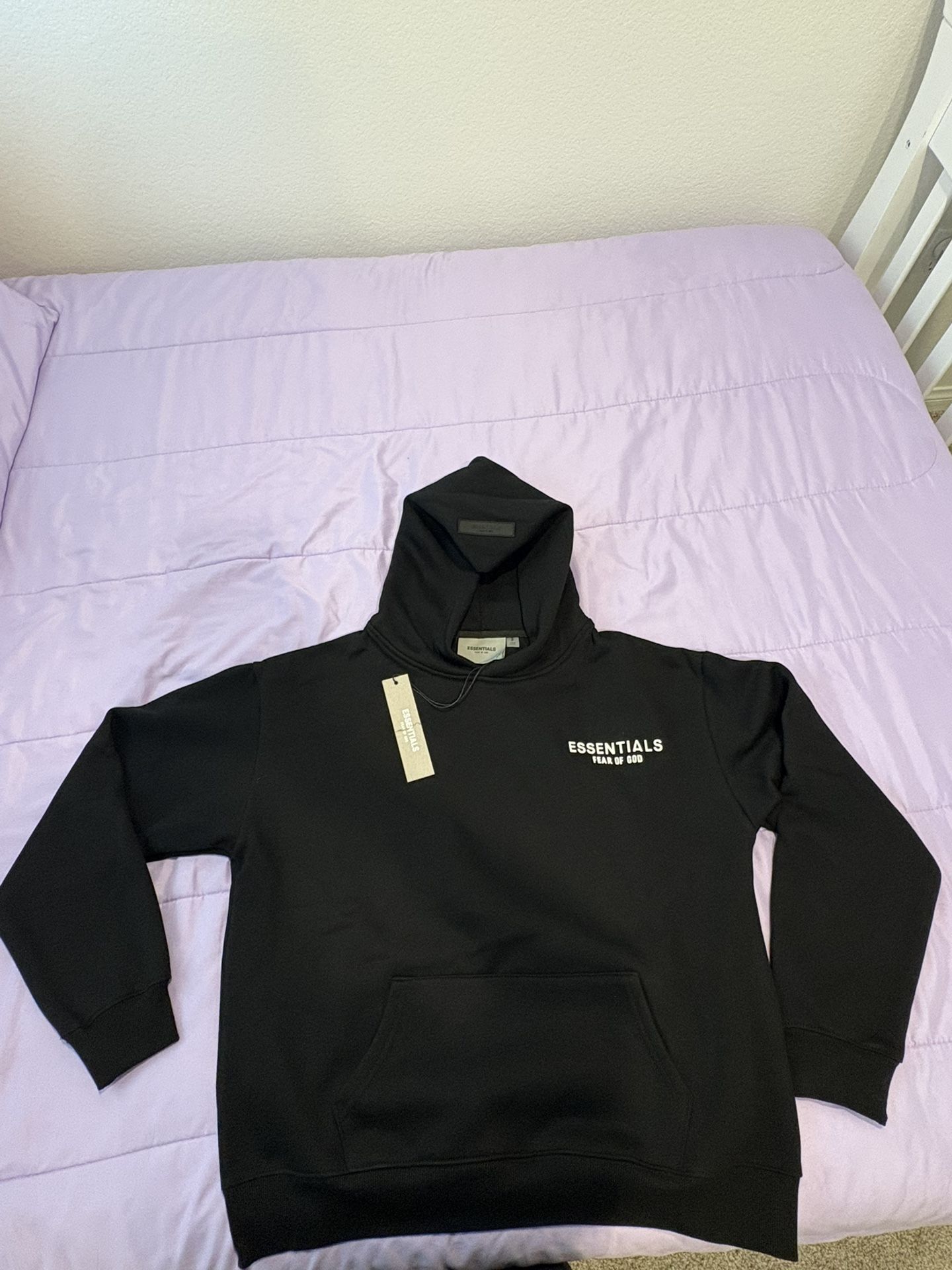 REAL ESSENTIALS FLEECE HOODIE