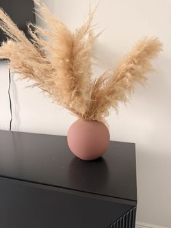 Bubble Vase with Pampas Grass Decor