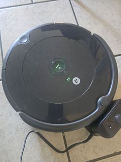 iRobot Roomba Robot Vacuum with Charging Base