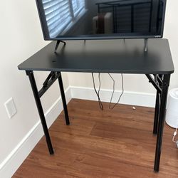 Foldable Black desk/table
