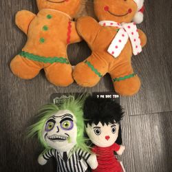 20 large dog pads and 4 new dog toys, all for $20