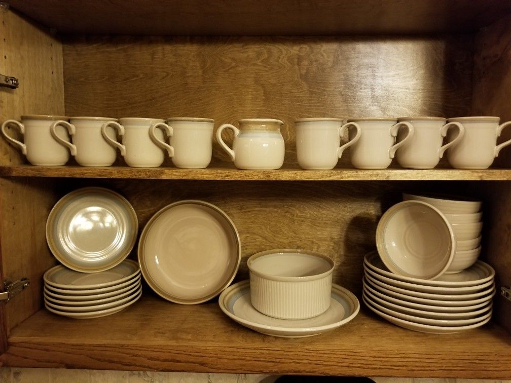 Noritake Stoneware Painted Desert Set