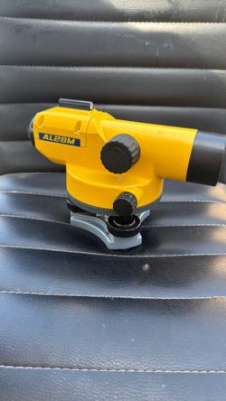 Only 30 buck!!! Works perfectly Spectra Precision AL28M Auto Level featuring 28x optical