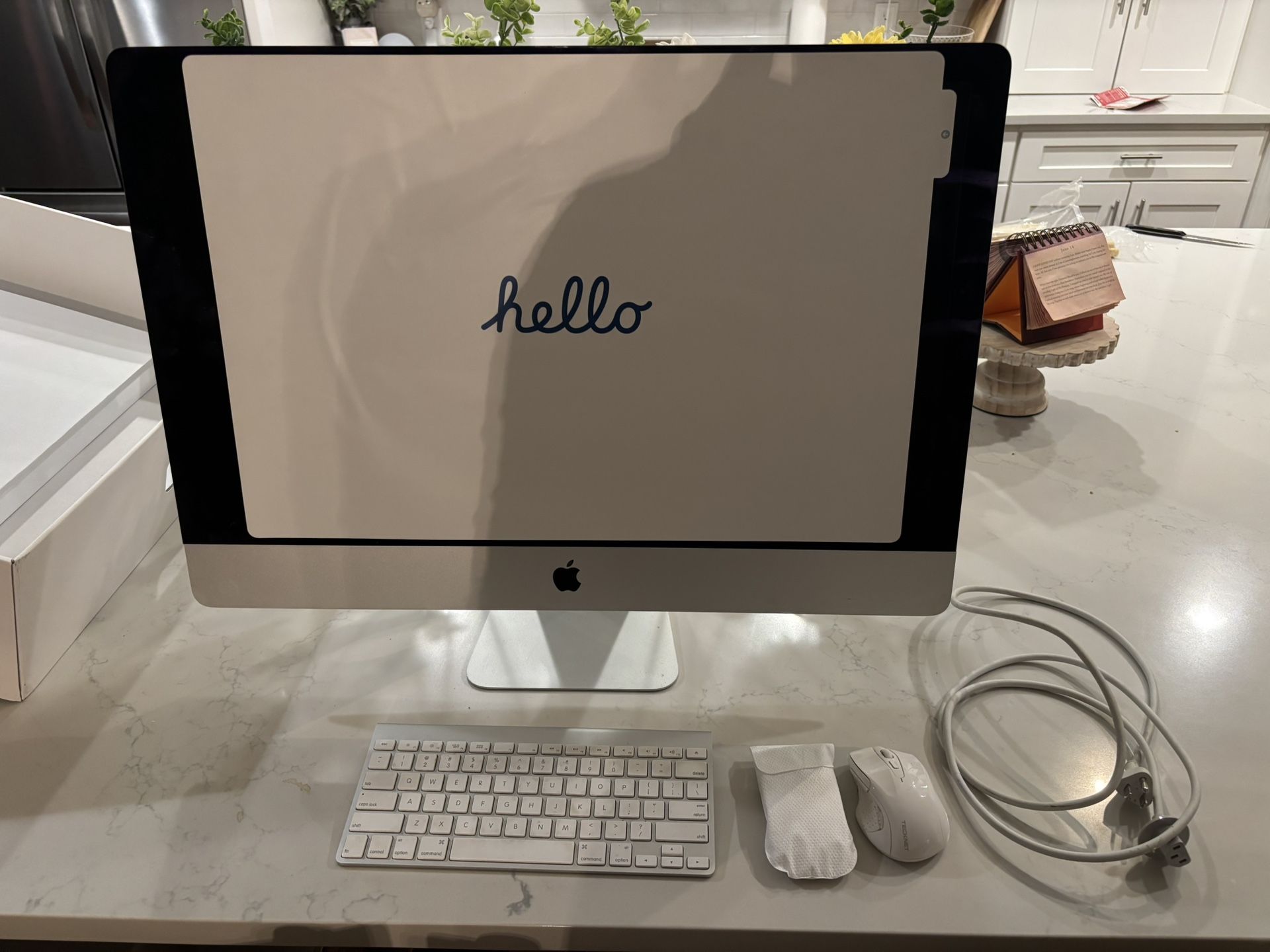 iMac (27" Late 2013) • 3.2 GHz Quad-Core i5 • 24 GB RAM • 500 GB SSD • GT 755M