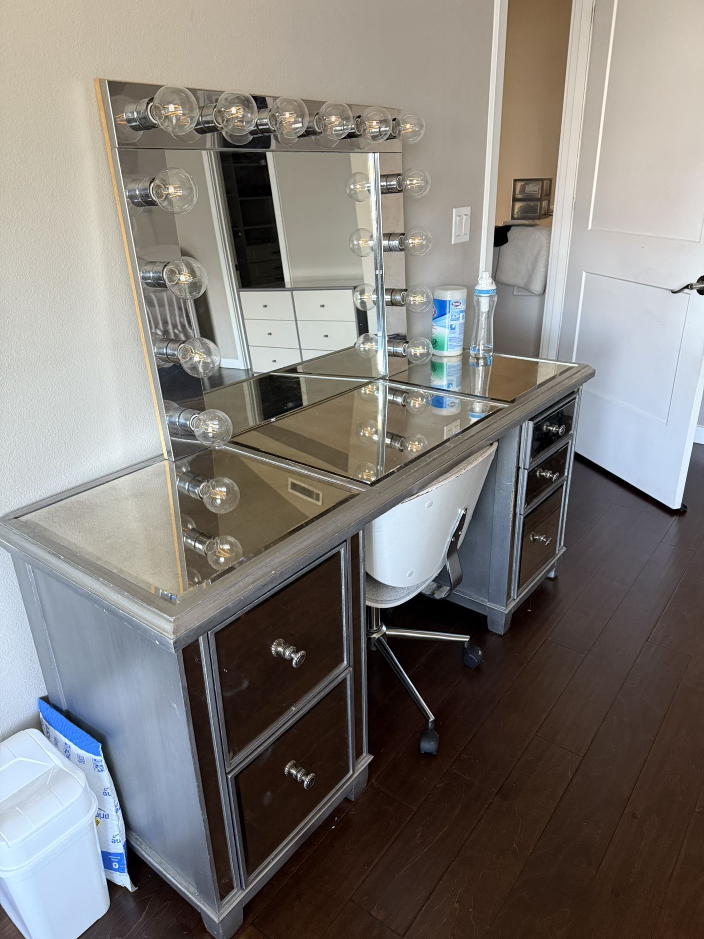 Makeup Vanity