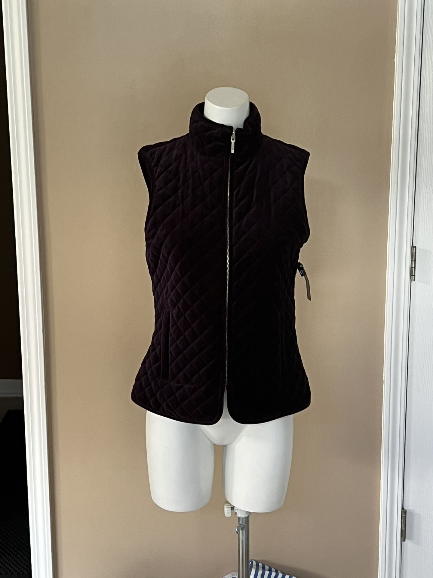 Women Small Sz Recordable Vest NWT