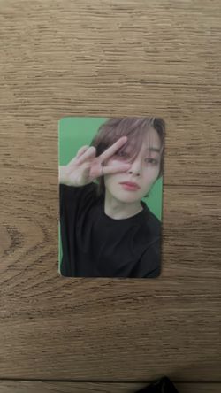 Jeongin (i.n) photocard