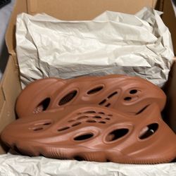 Yeezy Slide Brown Size 11