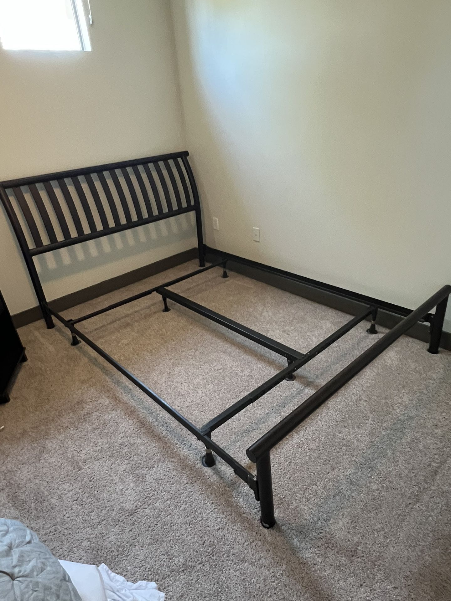 Queen Size Bed Metal Bed Frame