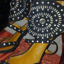 Black  Heals With Stones