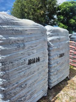 BROWN MULCH PALLETS