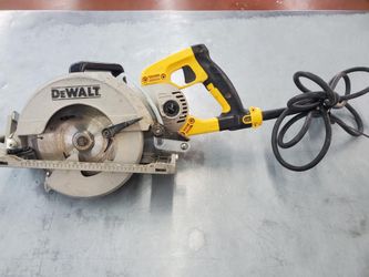 DEWALT 15 Amp 7-1/4" Worm Drive Electric Corded Circular Saw (DWS535)
