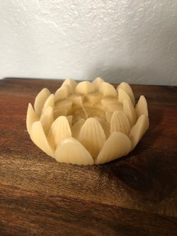 Lotus candle