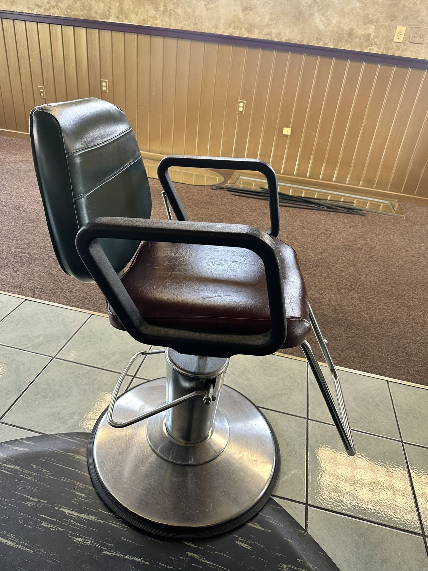 Barber/Salon Chairs