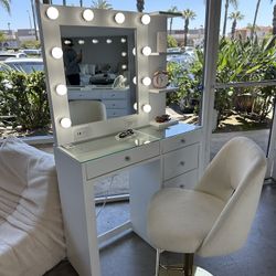 Vanity Room — Vanity Mirror Set with Desk & Dresser with Mirror WAREHOUSE SALE