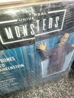 Universal Monsters Animated Frankenstein animatronic 7ft