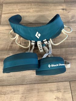 Black Diamond  Women’s Climbing Harness - Size small