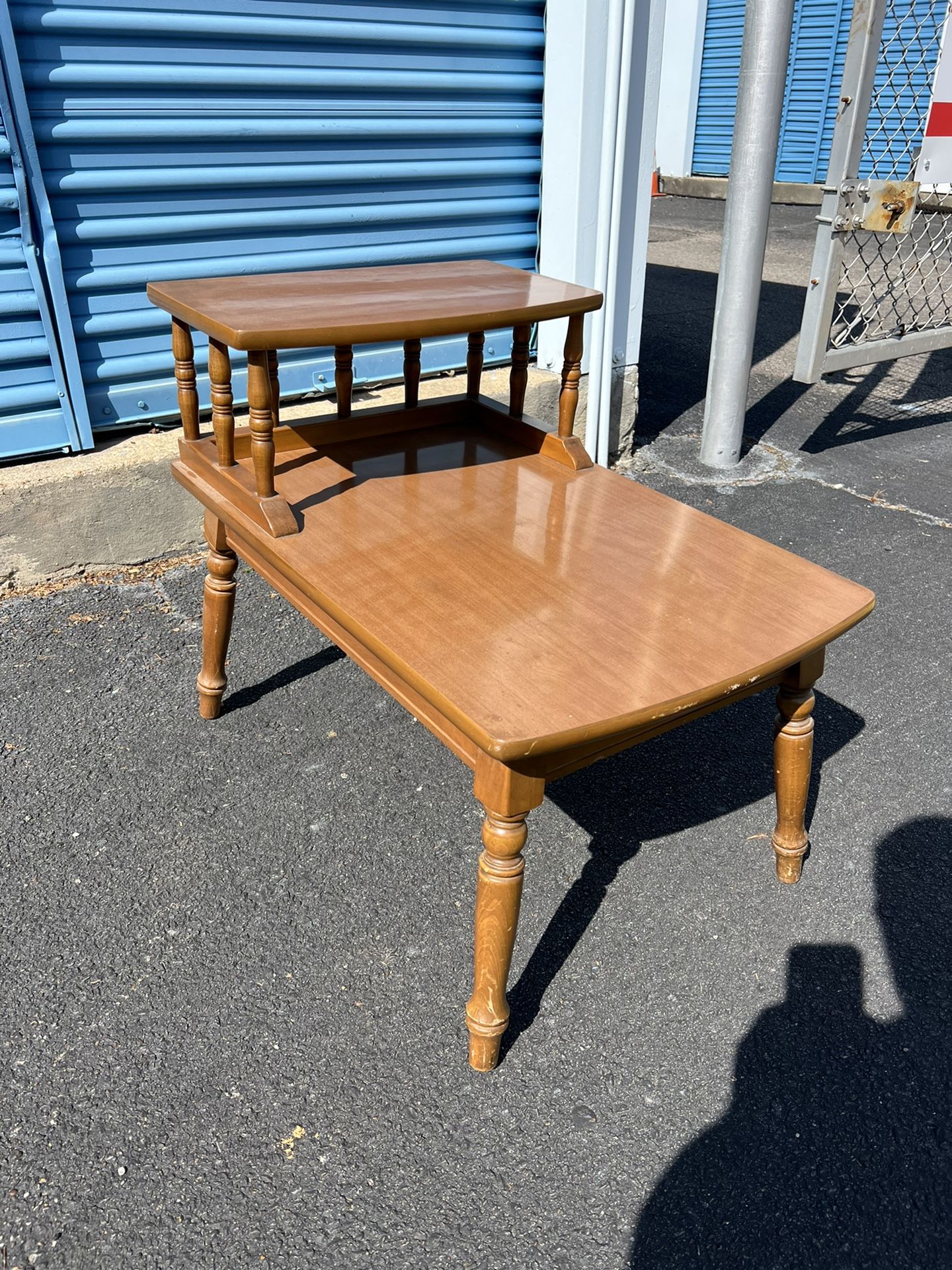 Vintage Mid Century Modern Side/End Table 29x24.5t x 19.5w (16 to table top)