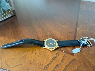 beautiful Unisex Movado watch with brand new battery. (HURRY BEFORE IT'S GONE!)