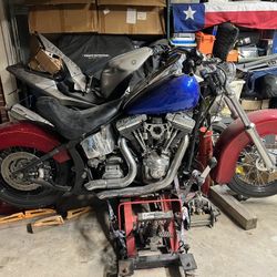 2004 Softail And Extra Frame With Parts