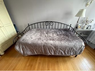 Day Bed