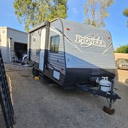 2018 18ft Pioneer Travel Trailer
