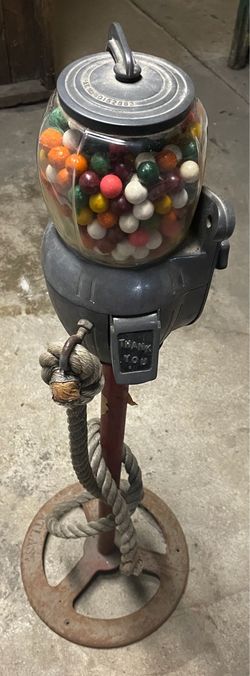 1947 Atlas Bantam 5-Cent Vending Machine