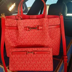 Michael KORS With A MATCH WALLET