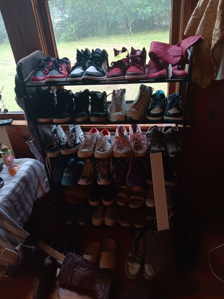 Womans JORDANS. AIR FORCE ONES. 