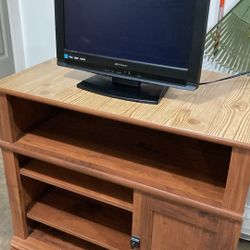 Tv Stand/shelf W/ 13” Tv