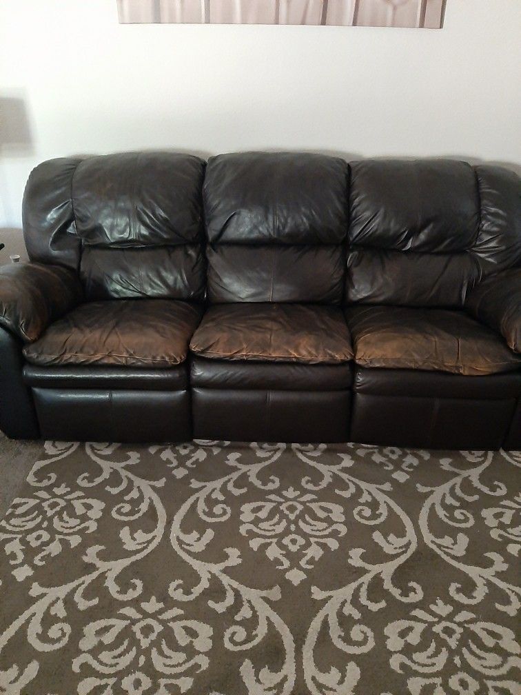 Reclining couch and recliner