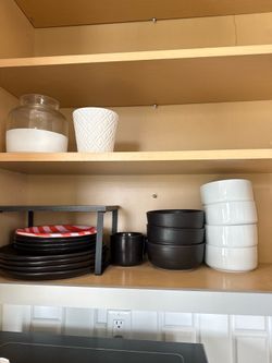 Black Plates/Bowls & White Bowls