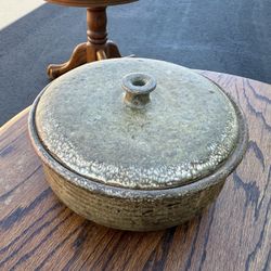 Vintage Handcrafted Stoneware Casserole Dish with Lid – Rustic Pottery