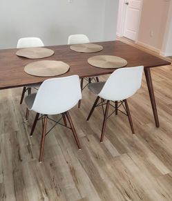 Set of 4 Mid-Century Modern Dining Chairs