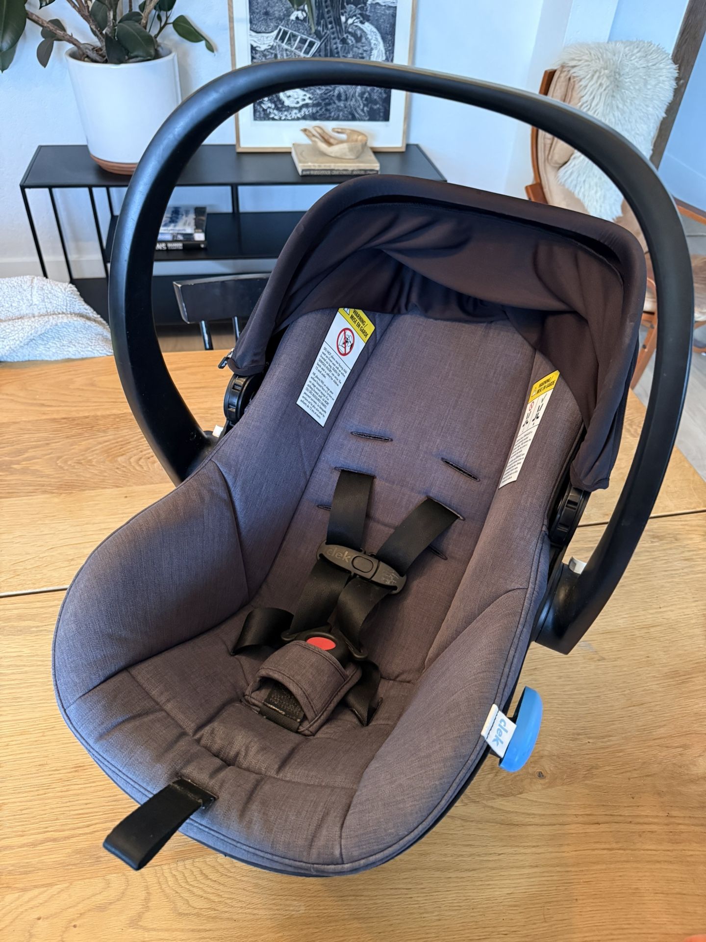 Clek Liing car seat+base