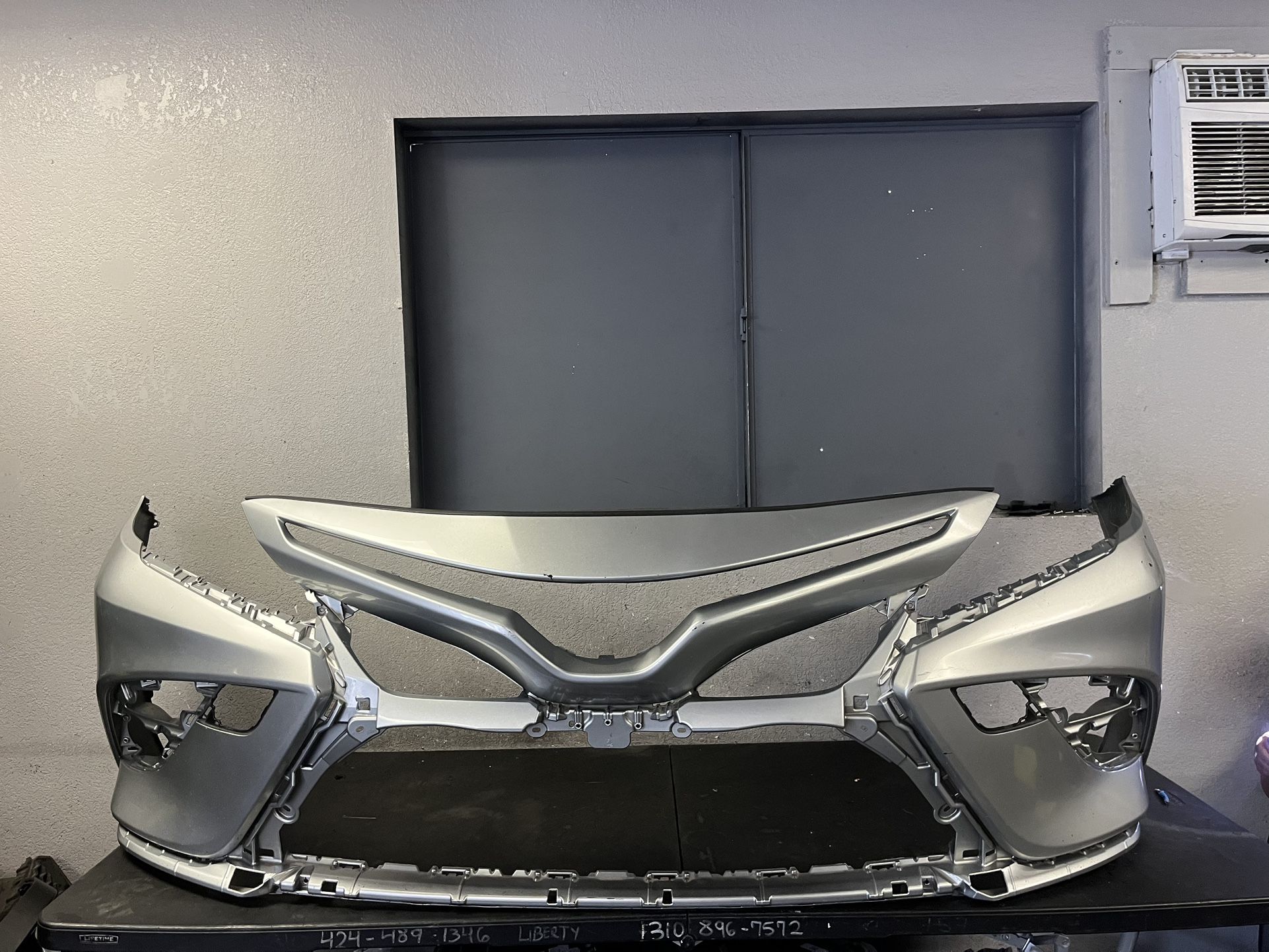 2018-2019-2020 TOYOTA CAMRY SE/XSE FRONT BUMPER OEM USED