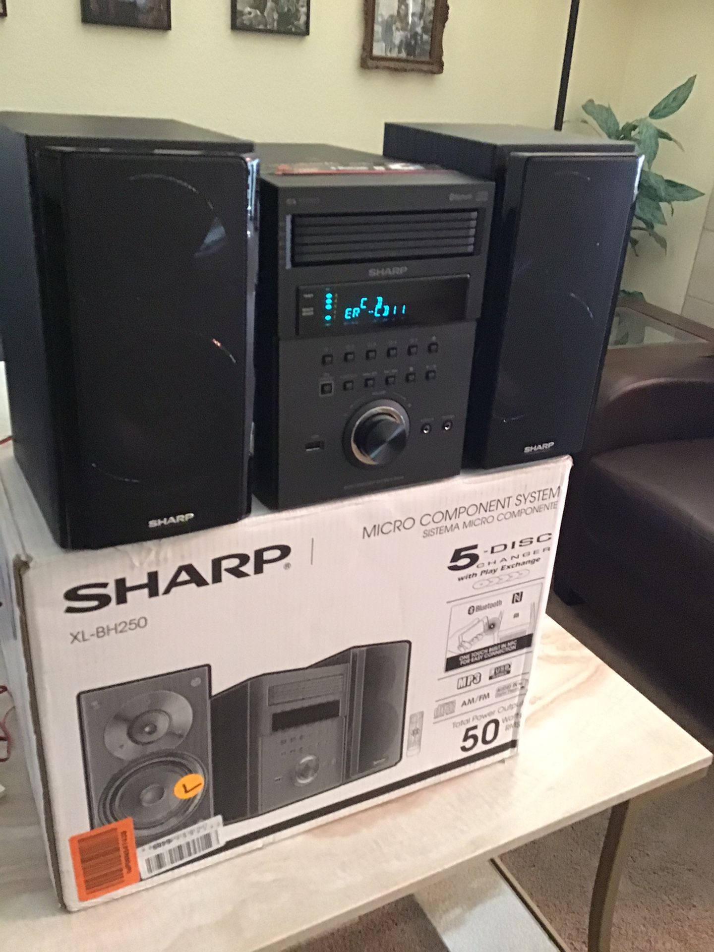 Sharp 5 disc micro shelf speaker system with Bluetooth USB MP3 playback Am/FM audio in for digital players new excellent condition open box