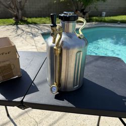 🍺 GrowlerWerks uKeg 128oz Carbonated Growler + 27 CO₂ Cartridges — Excellent Condition