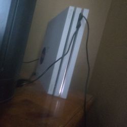 A Used Ps4 Pro 5 Games Im Gonna Clean It With 1TB Of storagee
