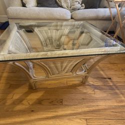 Wicker & Glass Coffee Table – Stylish & Sturdy