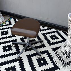 Vintage Del Tube Corp Swivel Adjustable Stool. 