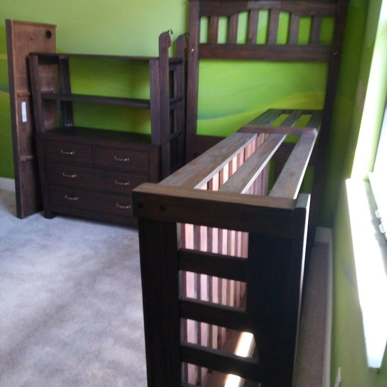 Wooden Loft Bunk Bed & Dresser set