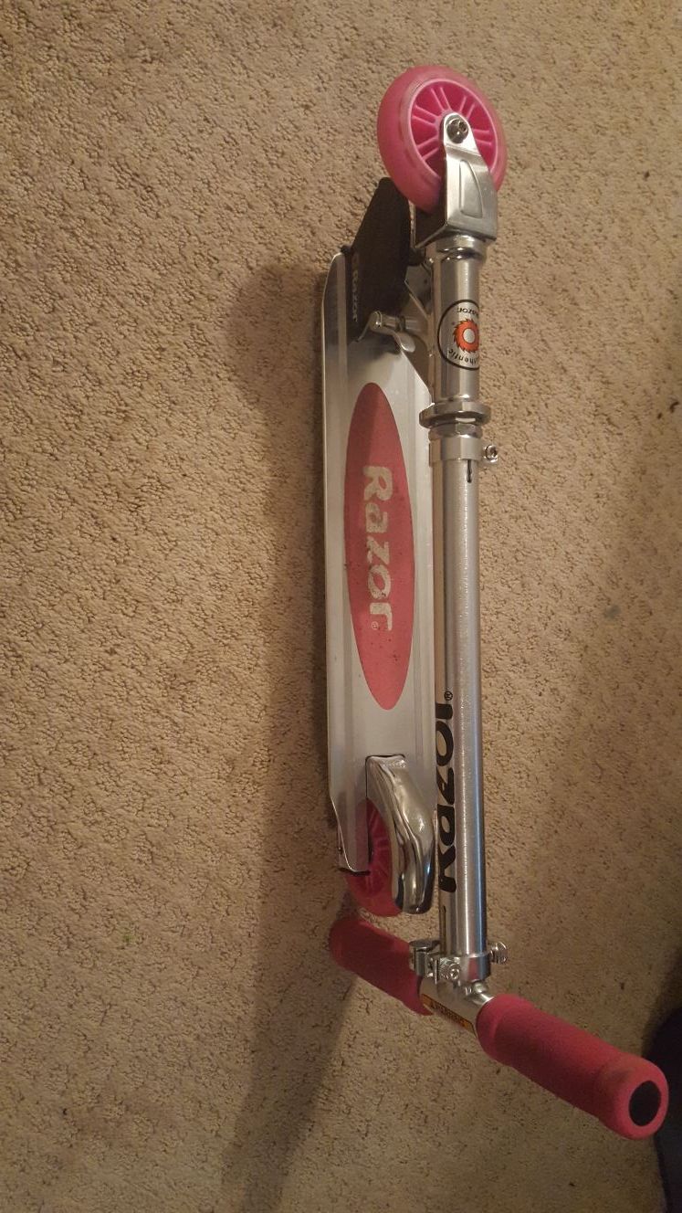 Razor scooter