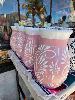 💥sale floreros para Centro de mesa  💥$25 cada uno despues de la docena 💥
