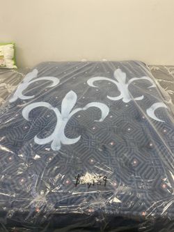 Sterns and foster Lux Estate Pillow top