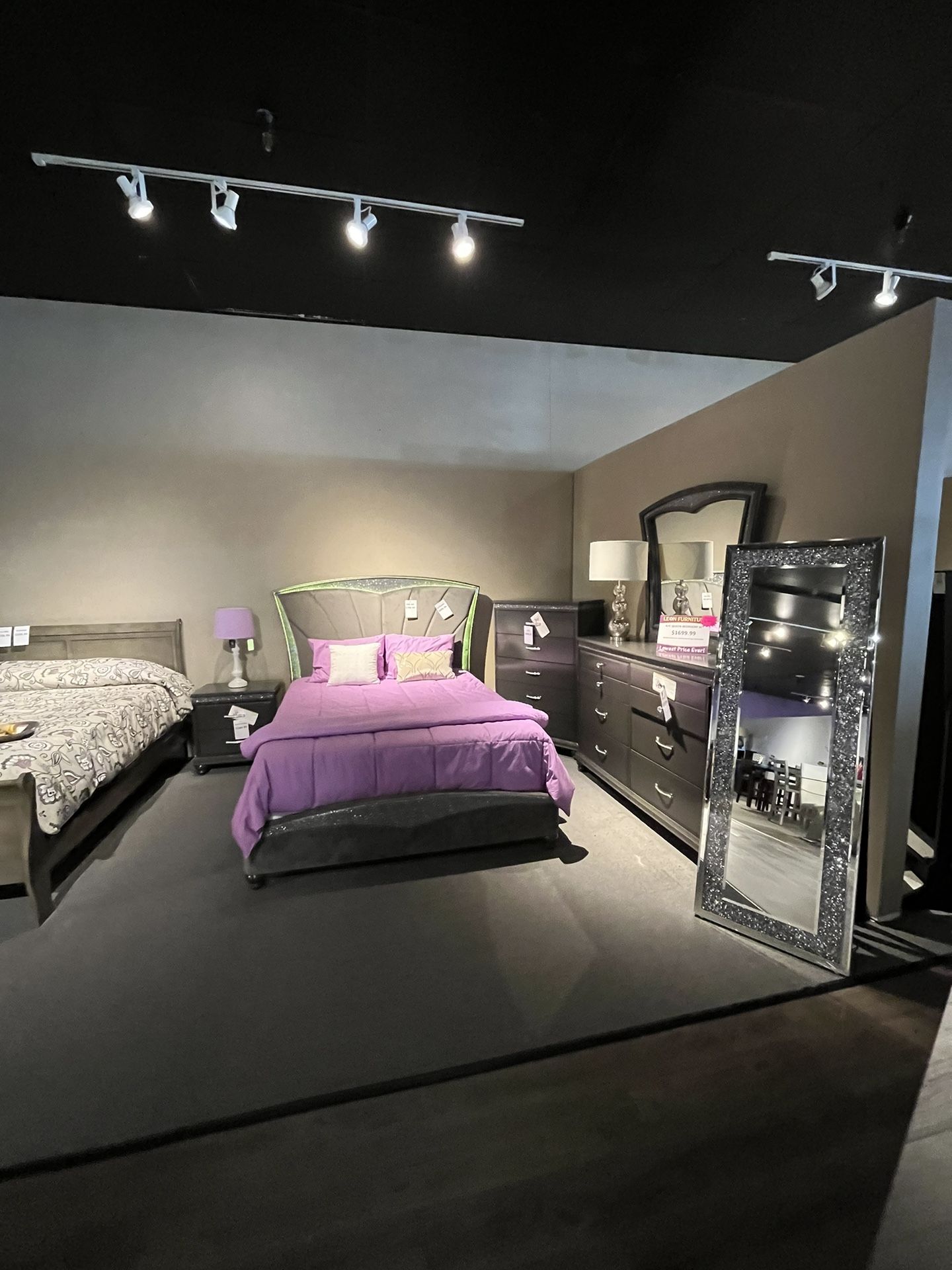 Queen Bed Dresser Mirror And Nightstand